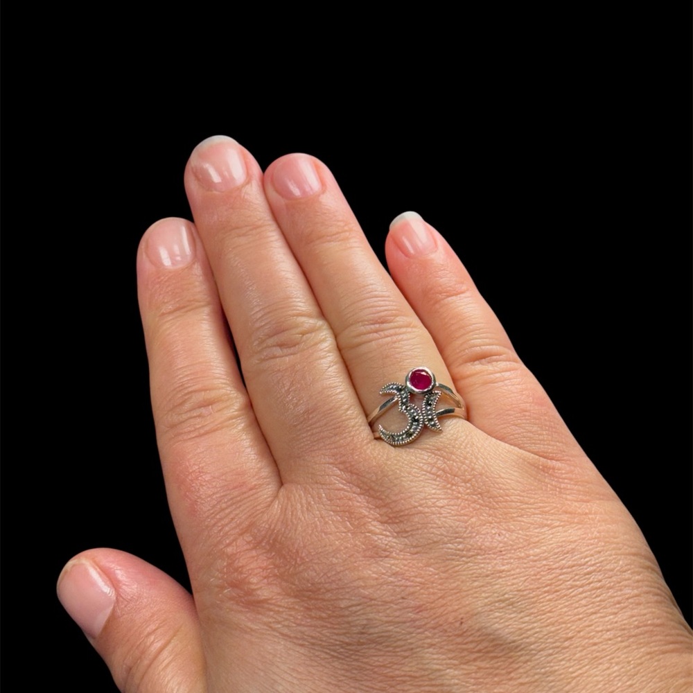 925 Sterling Silver Om Ring with Genuine Ruby – Size 8